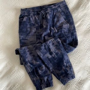 Athleta Farallon Printed Jogger Size 4